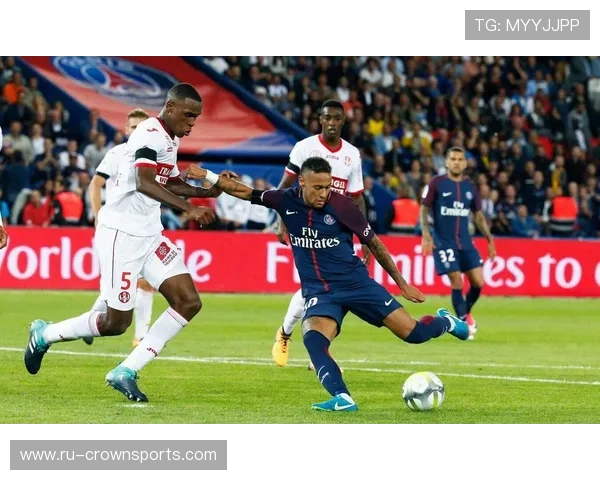 内马尔法甲与欧冠表现差异：比赛强度如何影响发挥