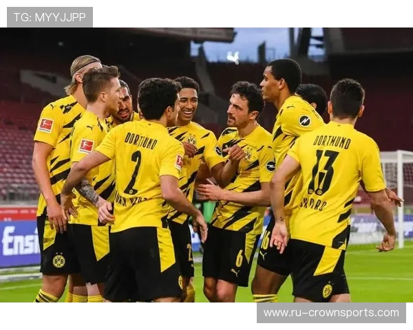 多特蒙德攻防转换混乱，问题根源在于中场组织与防守衔接