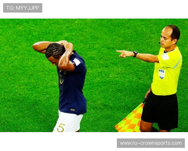 人墙规则：防守方筑墙时必须退至距球9.15米外，否则裁判可重罚任意球