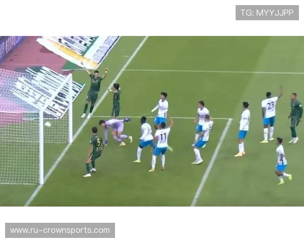 无意手球为何仍被判犯规？规则关键在“扩大防守面积”