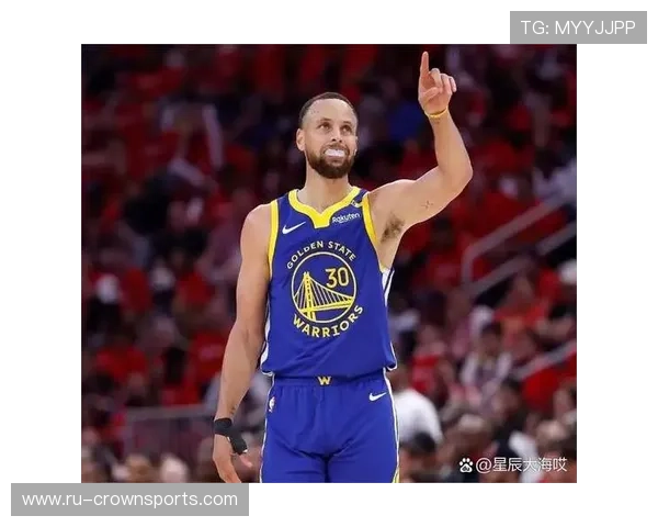 库里利用挡拆拉开防线，提升三分效率主导勇士进攻体系