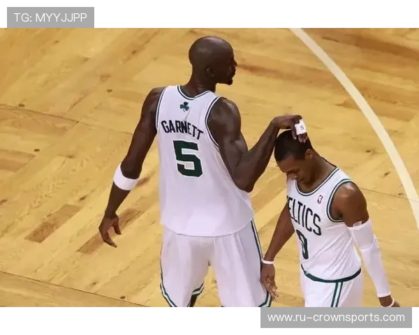 拉简·隆多助攻组织显著提升湖人关键时刻进攻效率